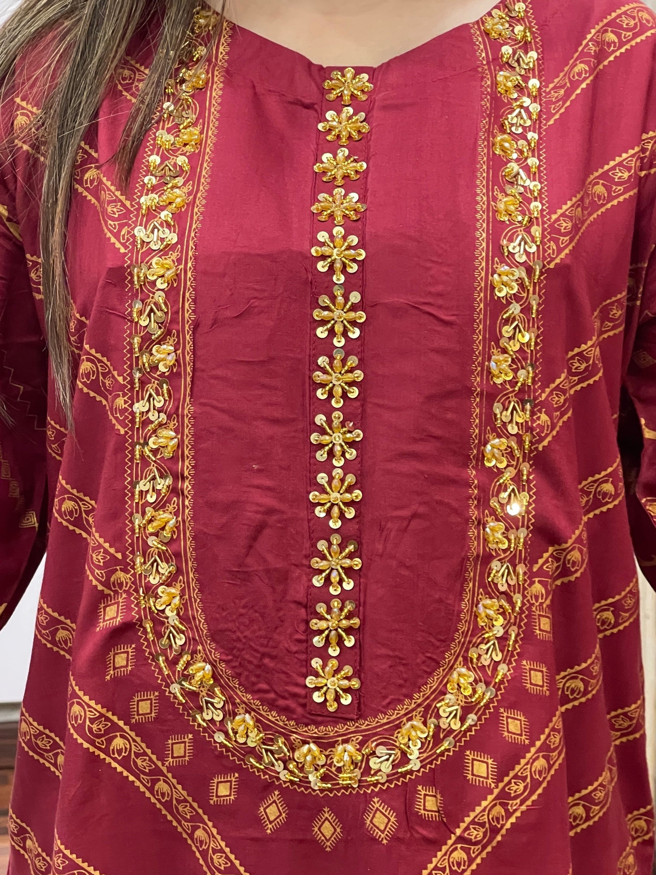Saadgi Handwork Neck 2PC