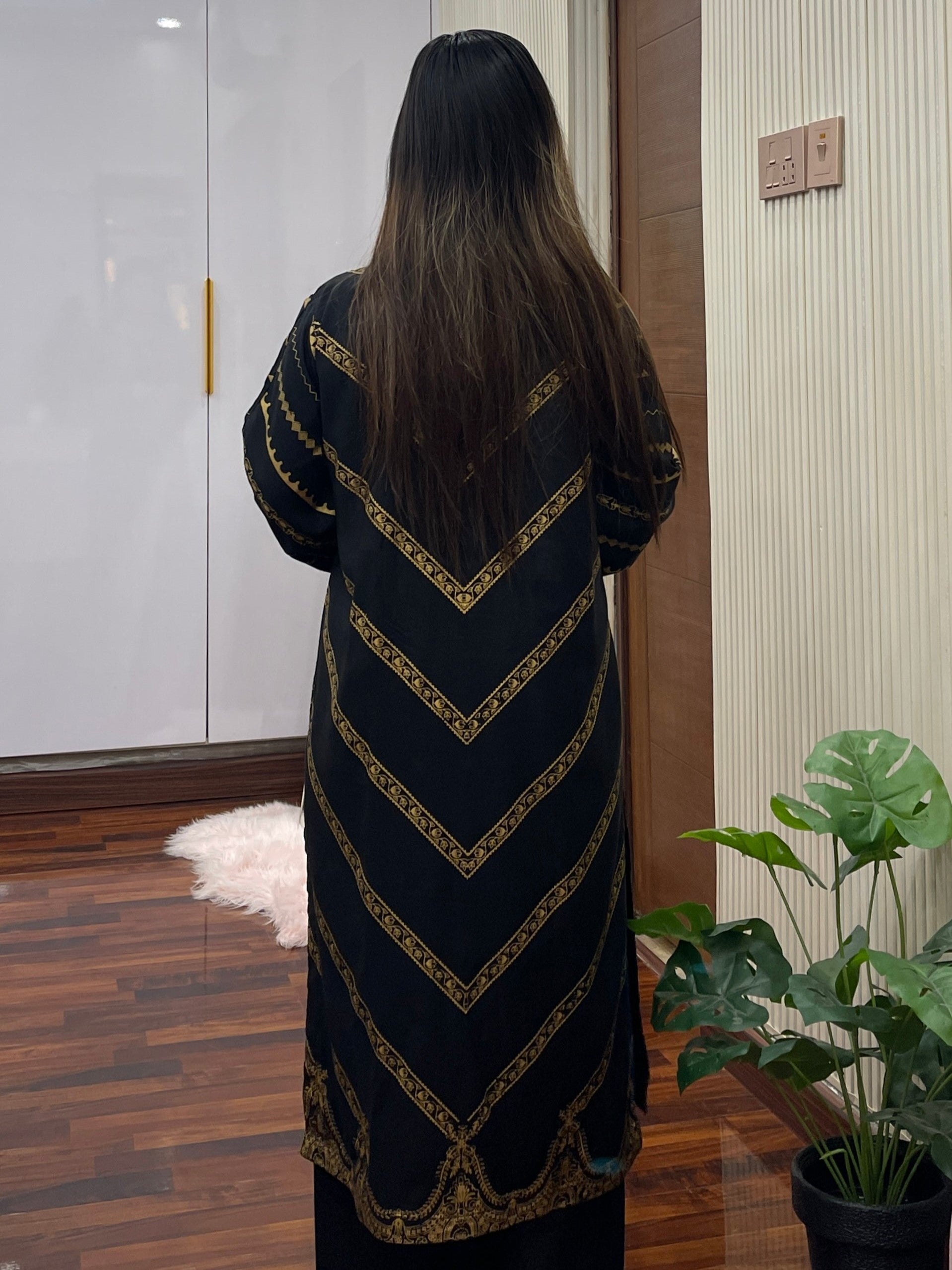 Saadgi Handwork Neck 2PC
