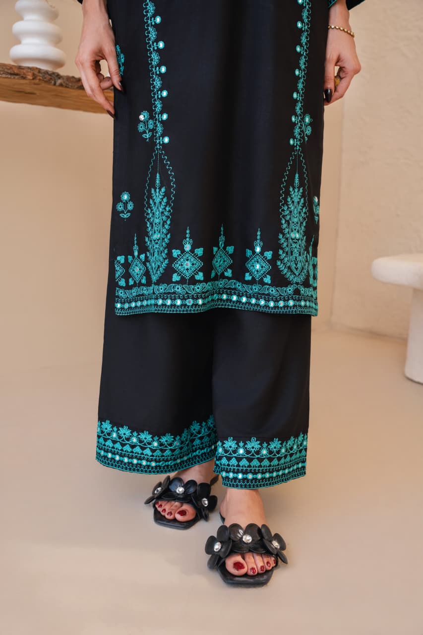 Serena Embroidery 2 Piece