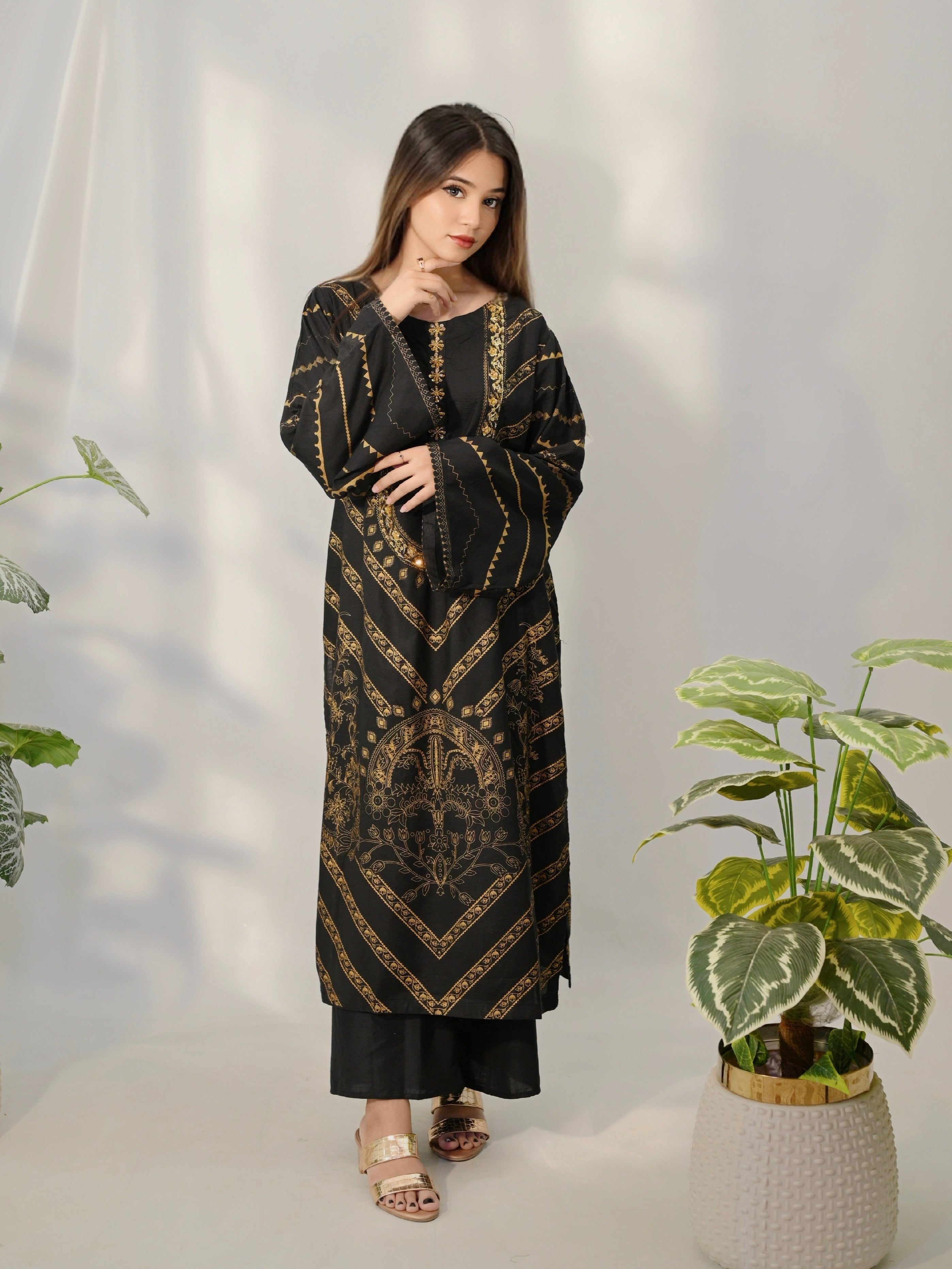 Saadgi Handwork Neck 2PC